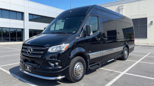 10 passenger sprinter van hollywood