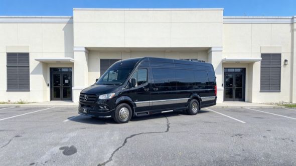 15 passenger sprinter van hollywood