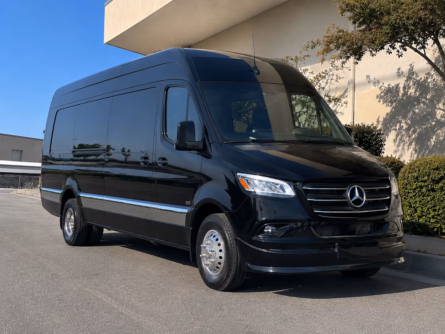 find the perfect transportation for your next corporate event 1
