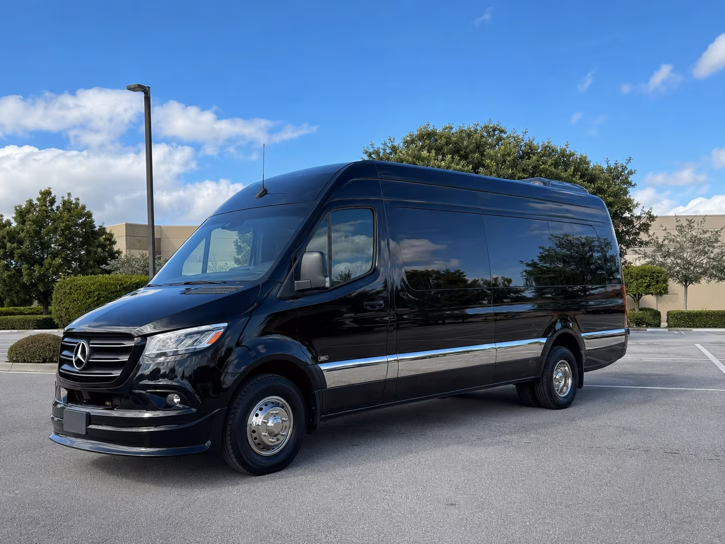 hollywood 20 passenger sprinter van