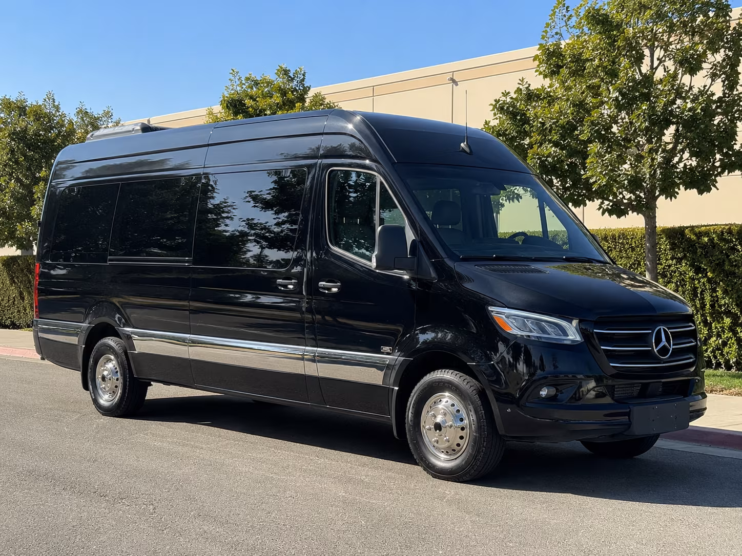 hollywood 8 passenger sprinter van